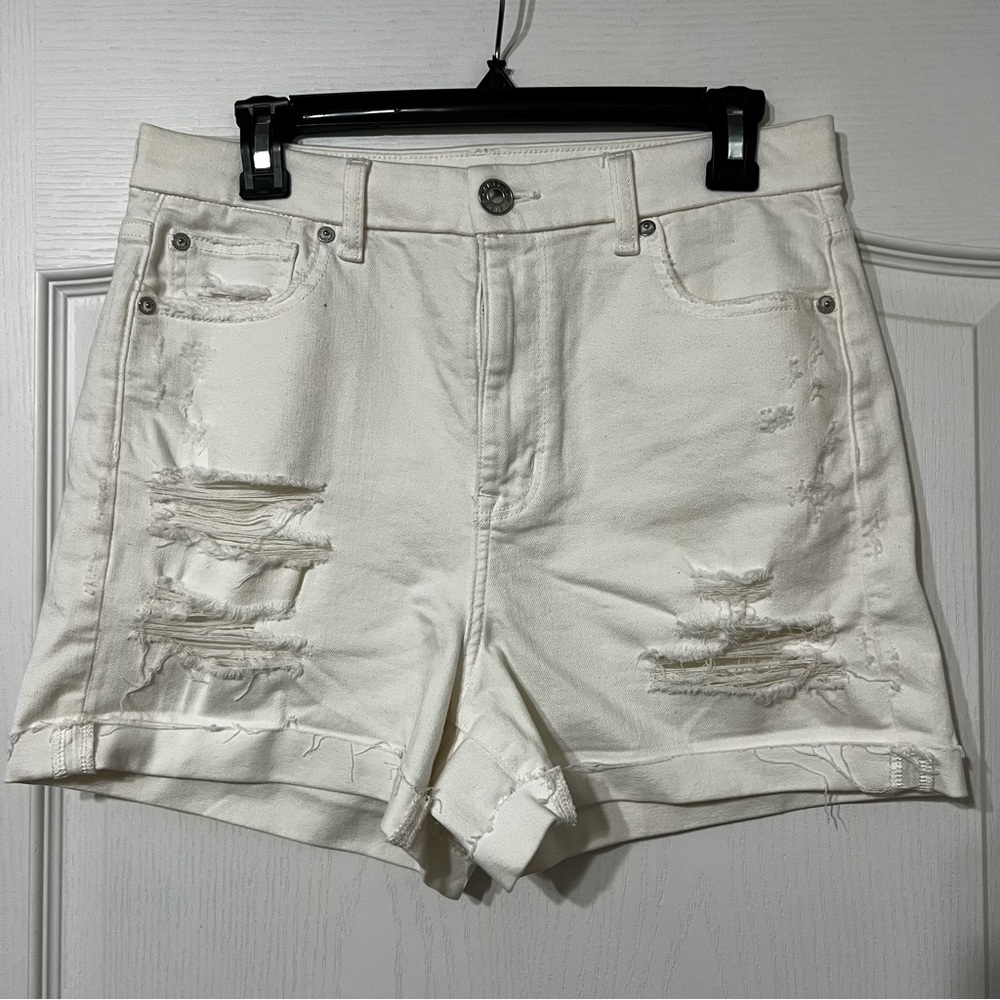 AE curvy high rise white distressed shorts NWOT